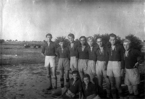 Druyna LZS Trzebownisko 1952r.